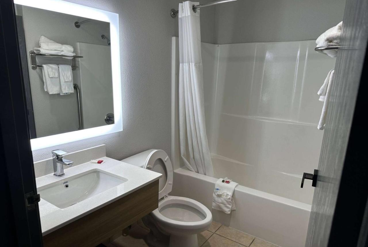 Microtel Inn & Suites By Wyndham Manchester - Newly Renovated Eksteriør bilde