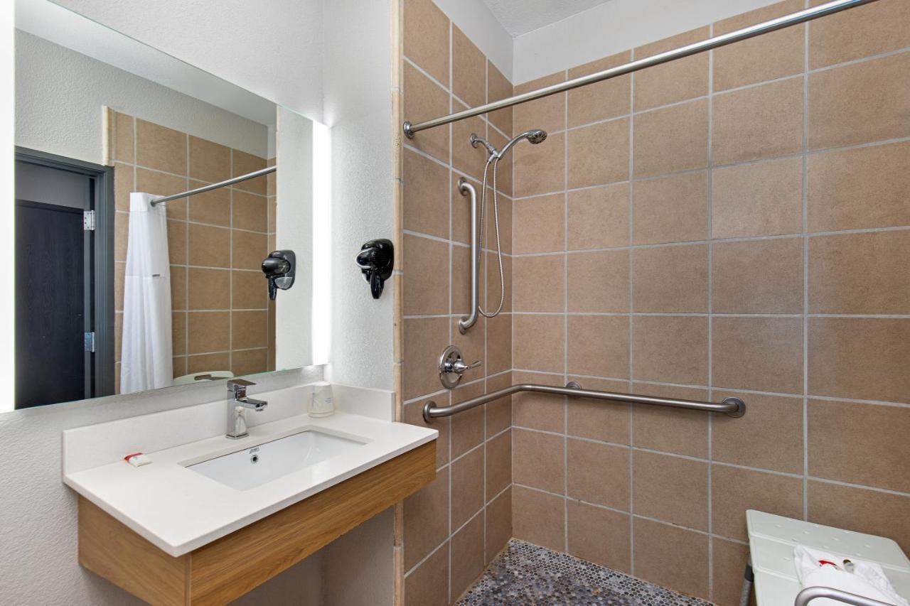 Microtel Inn & Suites By Wyndham Manchester - Newly Renovated Eksteriør bilde